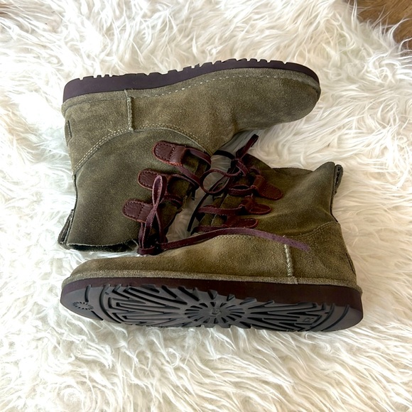 Women’s Ugg boots - Picture 2 of 9